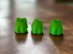 Cheeky Frog Keychain/ Figure